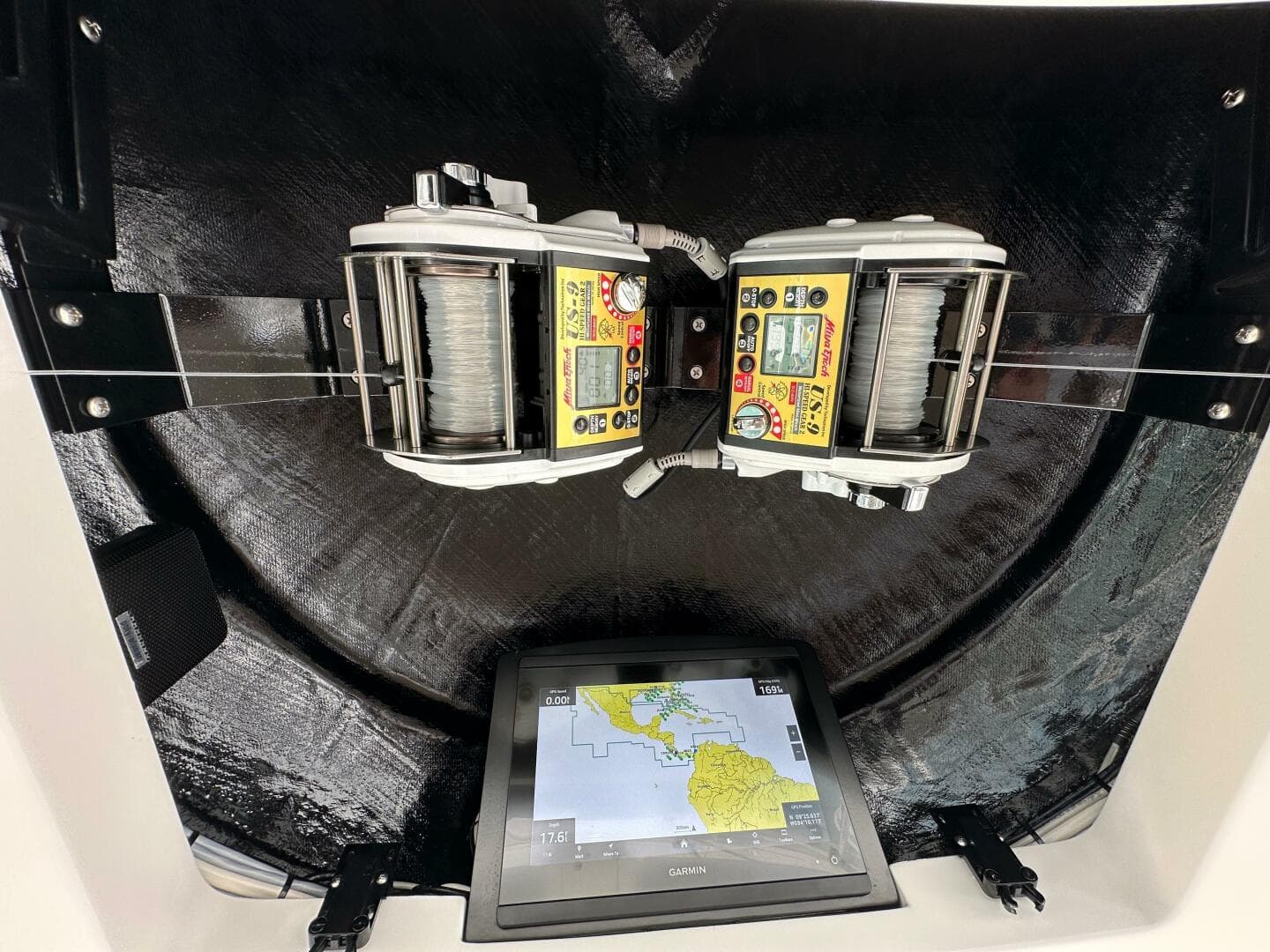 2025 82 Viking Convertible Boujie Bridge (10)