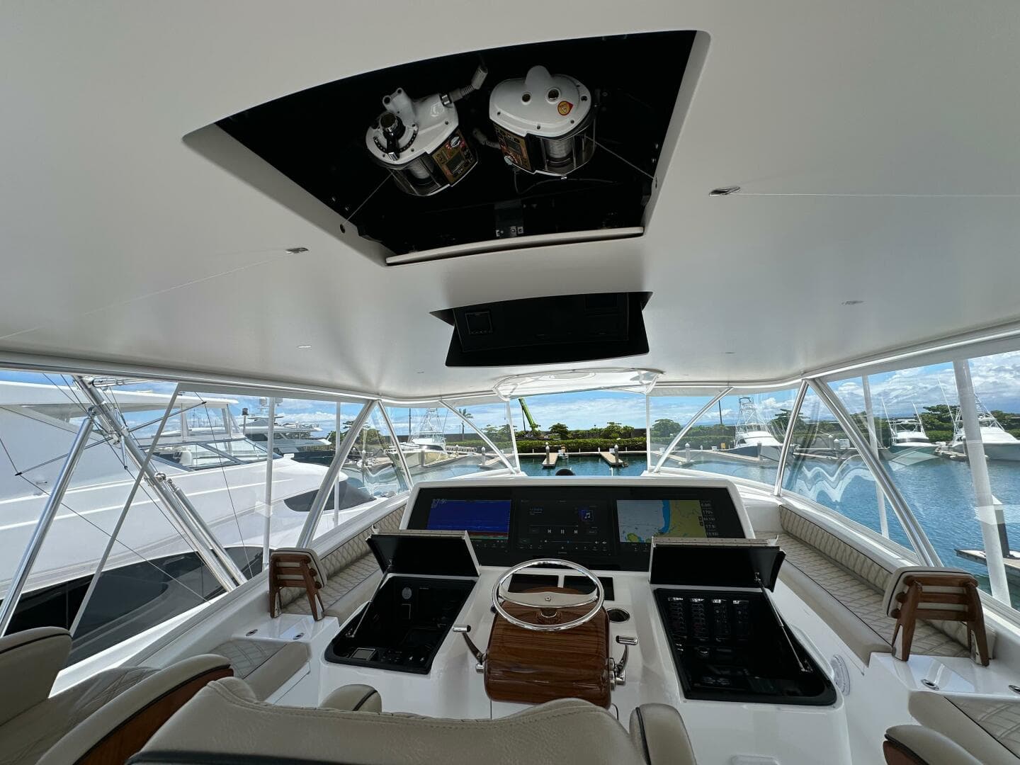 2025 82 Viking Convertible Boujie Bridge (5)