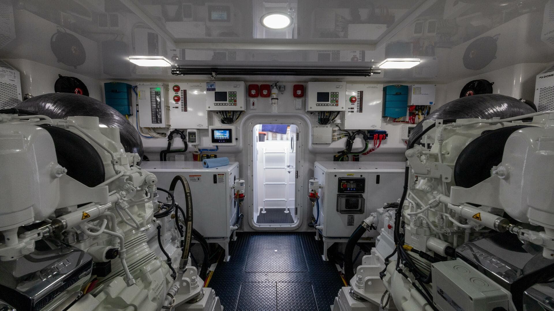 2025 82 Viking Convertible Boujie Engine Room (3)