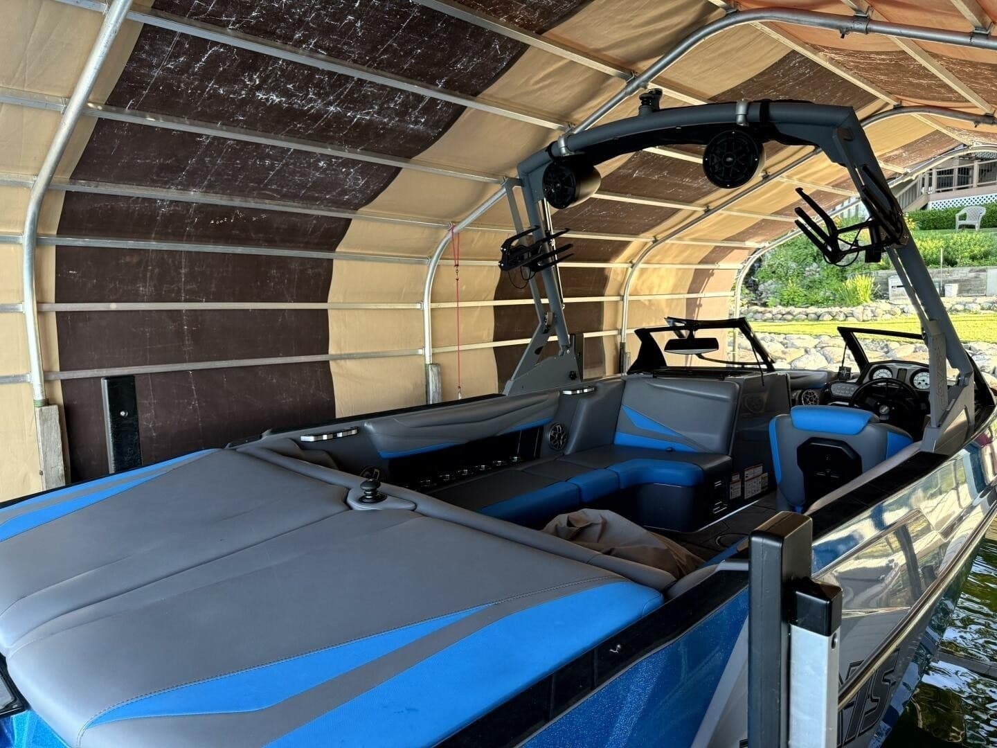 2020 Axis T23