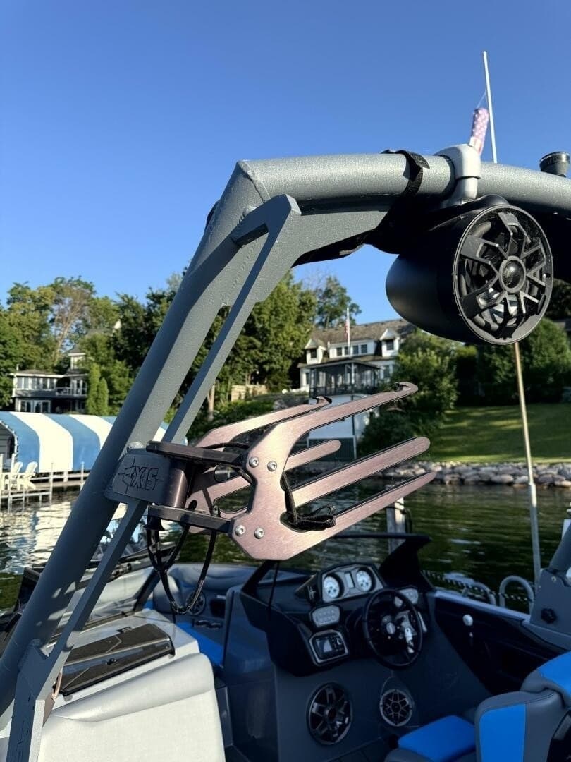 2020 Axis T23