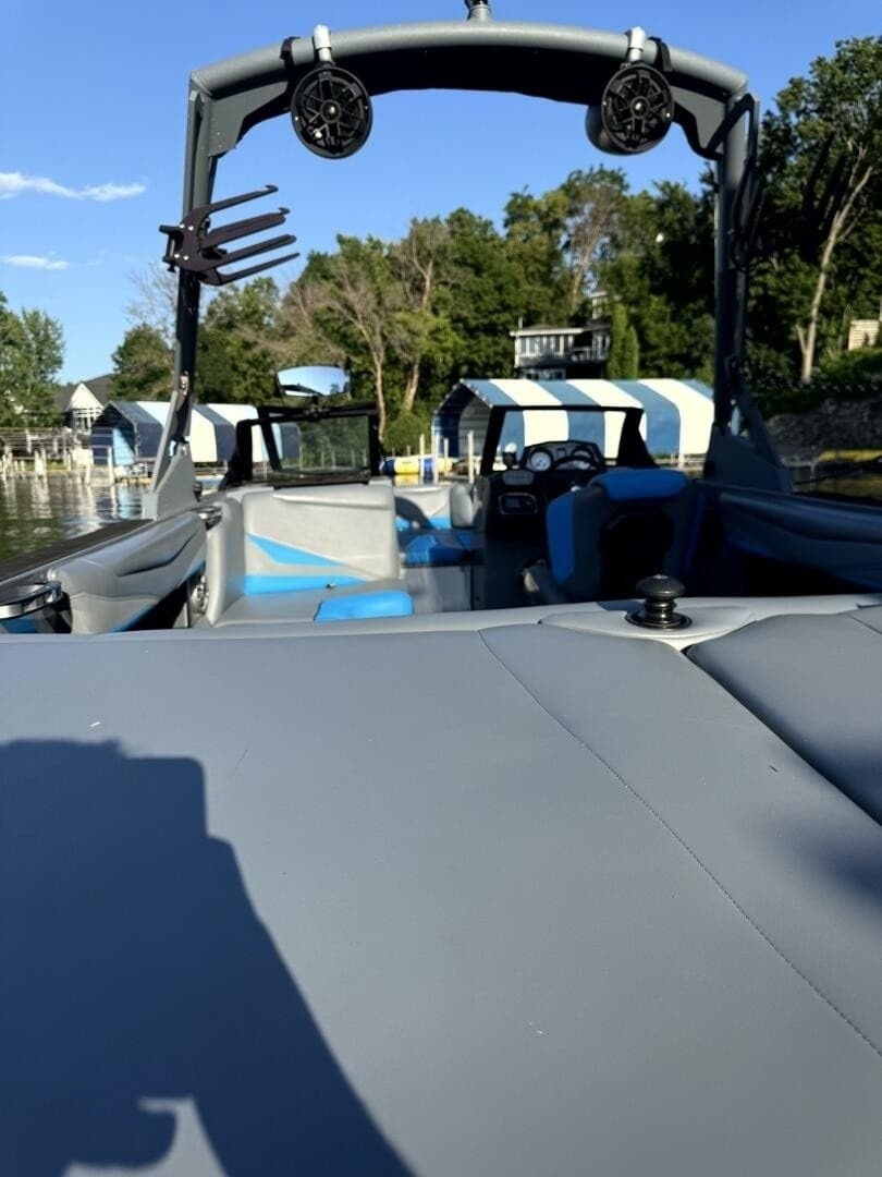 2020 Axis T23