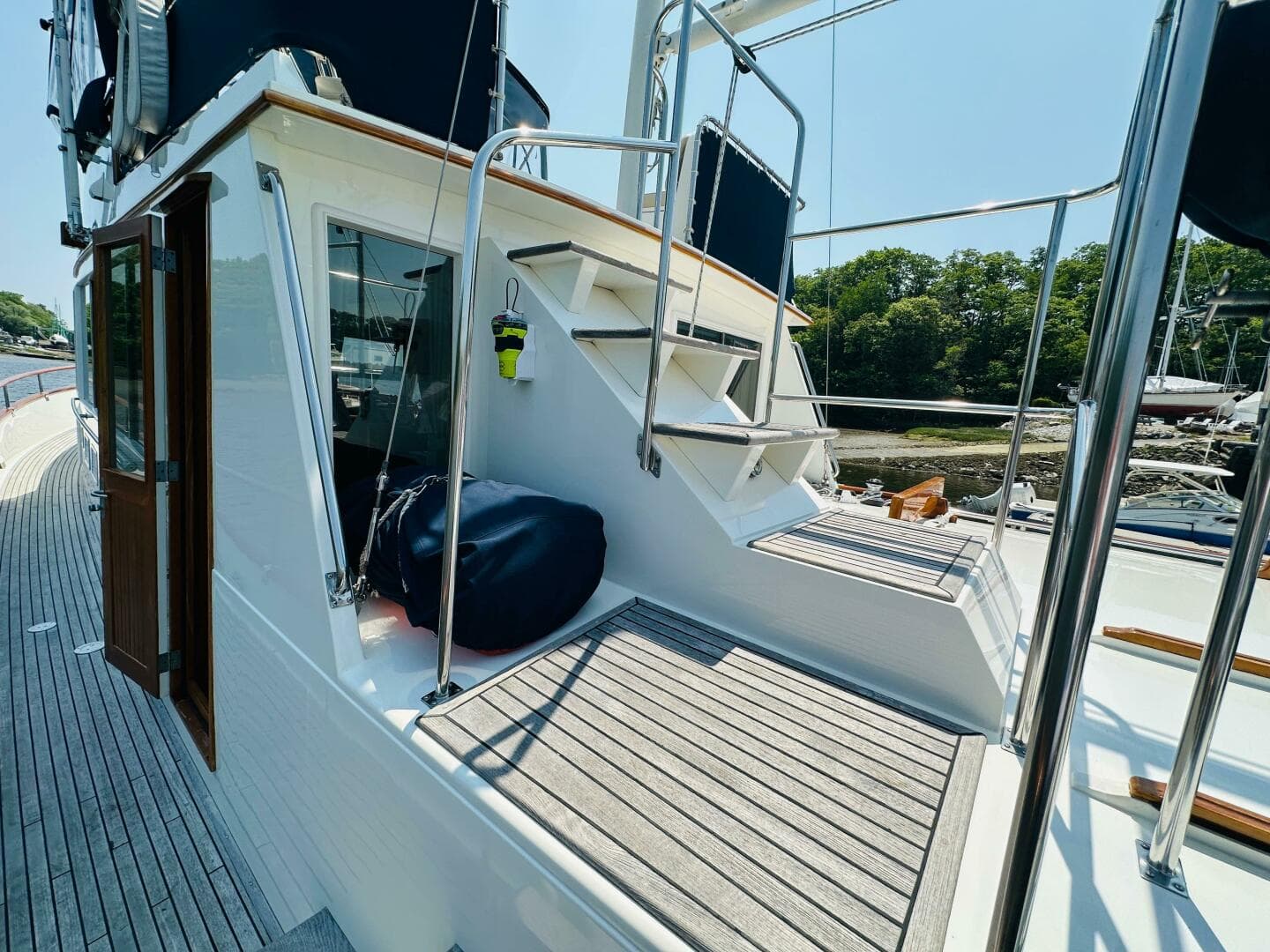 1998 Grand Banks 49 Classic