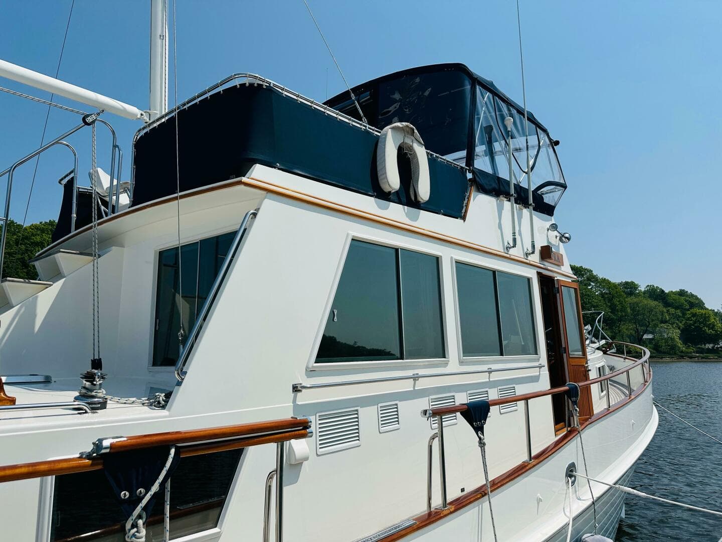 1998 Grand Banks 49 Classic