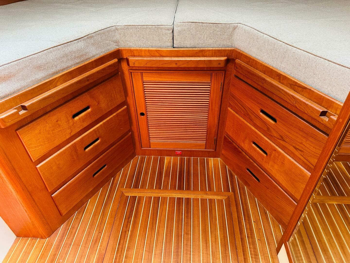 1998 Grand Banks 49 Classic