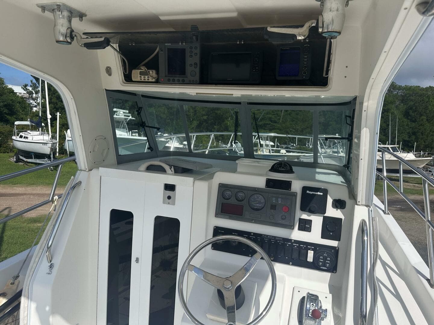 2003 True World Marine TE 288