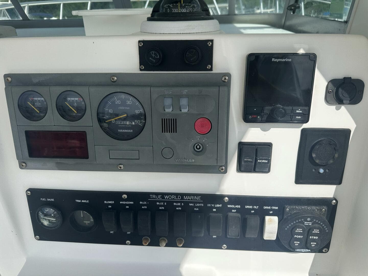 2003 True World Marine TE 288