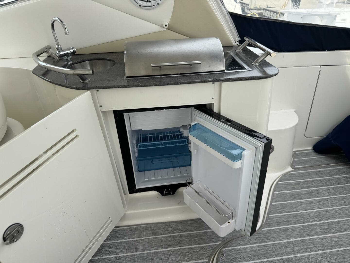 2012 Sea Ray 370 Sundancer