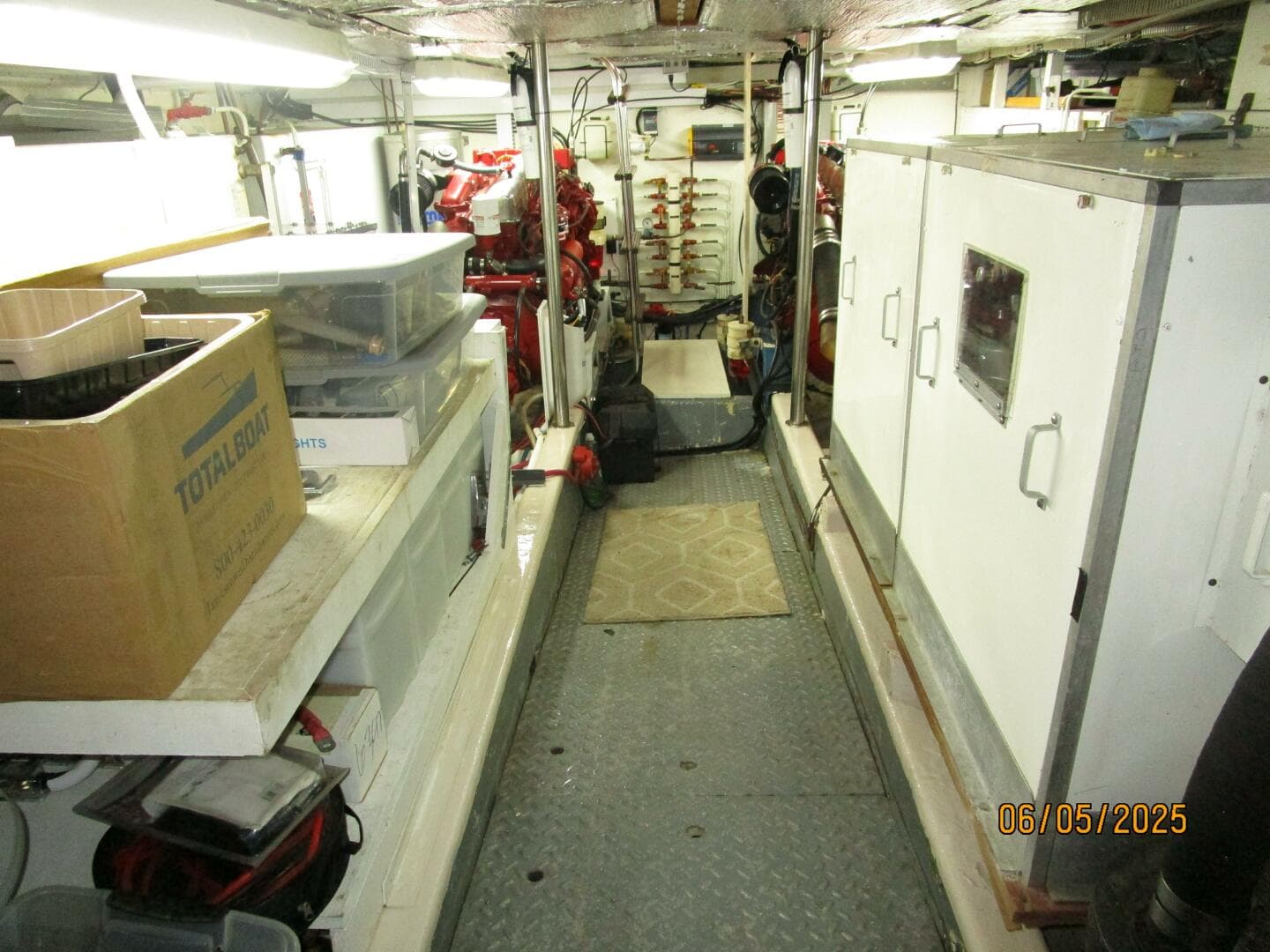 49' DeFever engine room forward