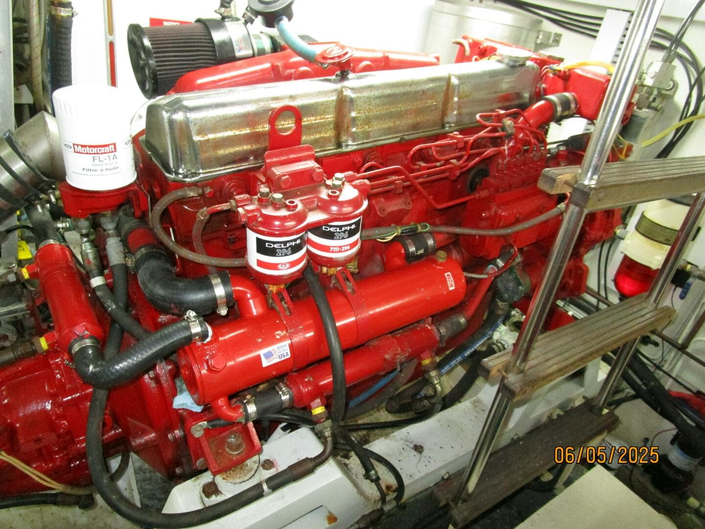 49' DeFever port main engine2
