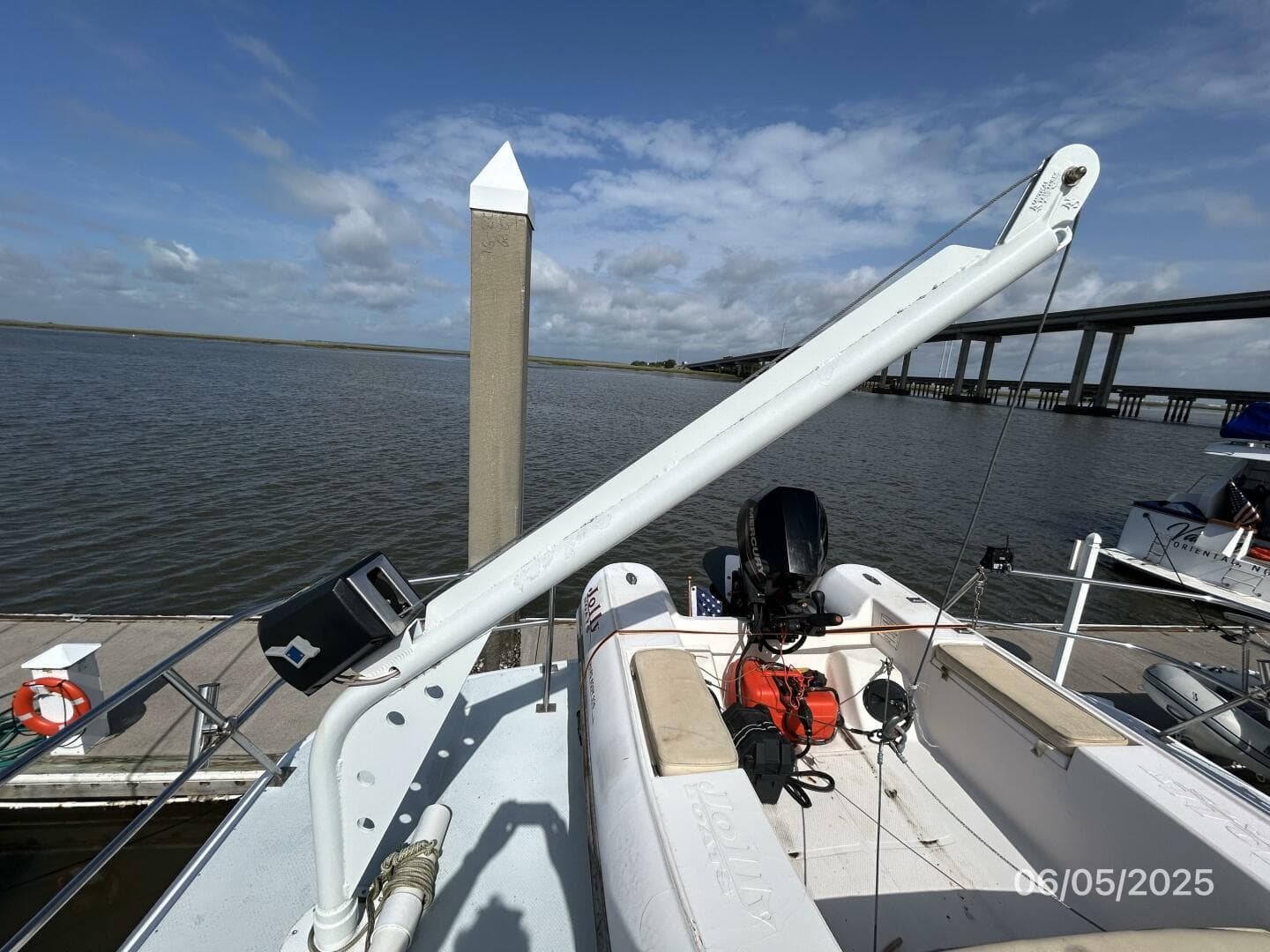 49' DeFever tender davit