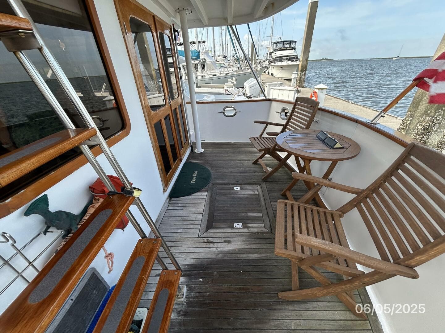 49' DeFever aftdeck starboard