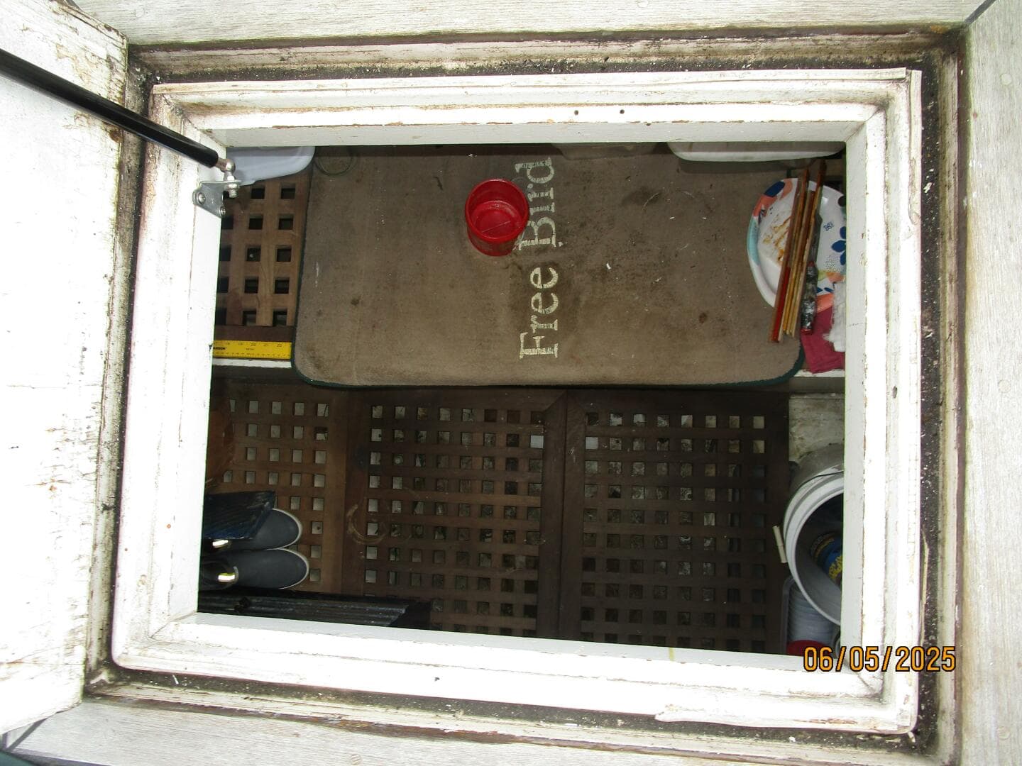 49' DeFever lazarette access