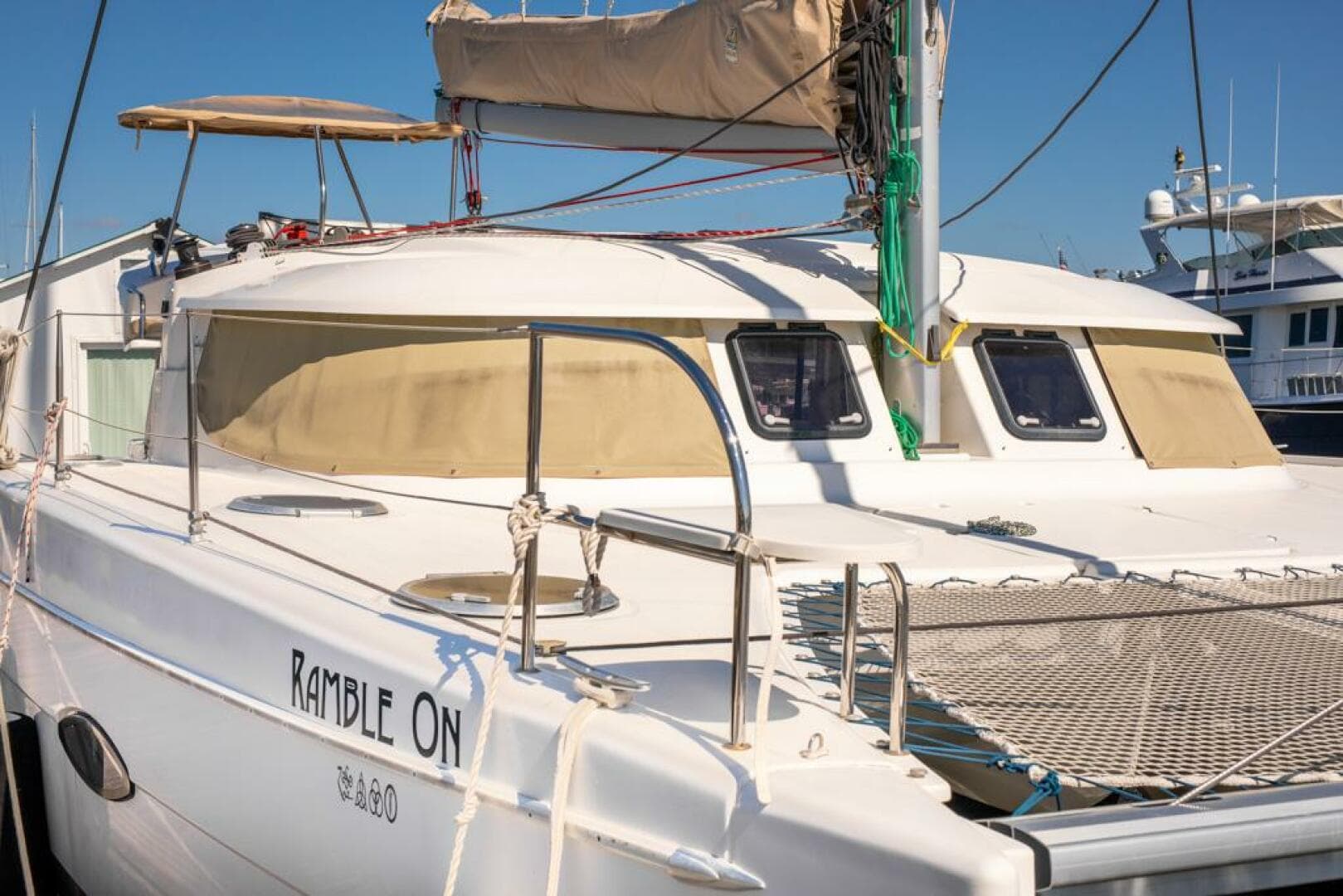 2013-fountaine-pajot-lipari-41-sail-9392749-20240517061716369-1_XLARGE.jpg