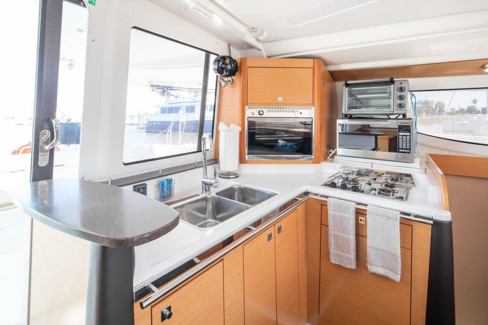 2013-fountaine-pajot-lipari-41-sail-9392749-20240517061406346-1_XLARGE.jpg