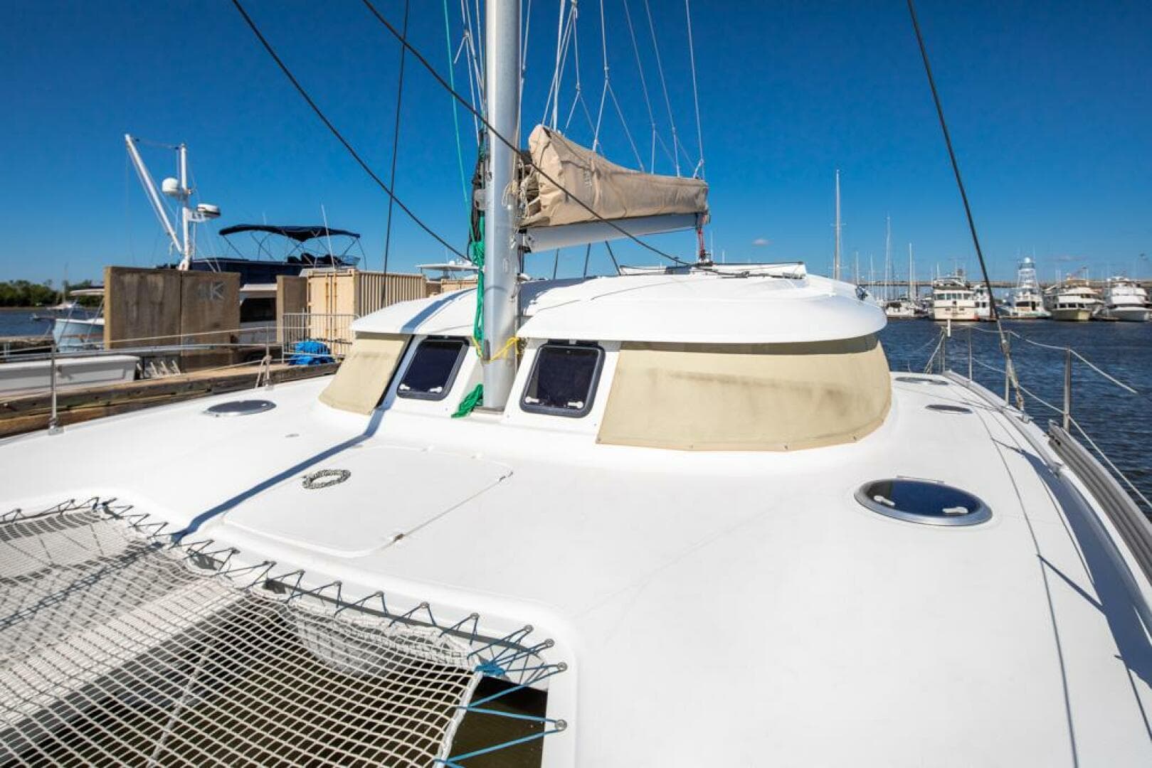 2013-fountaine-pajot-lipari-41-sail-9392749-20240517061305032-1_XLARGE.jpg