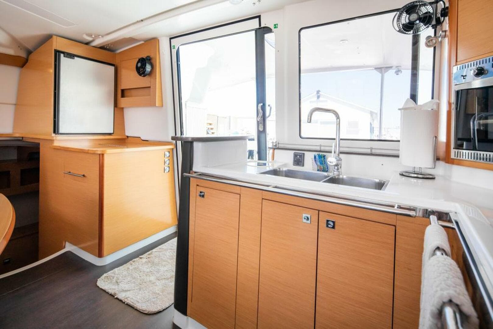 2013-fountaine-pajot-lipari-41-sail-9392749-20240517061400450-1_XLARGE.jpg