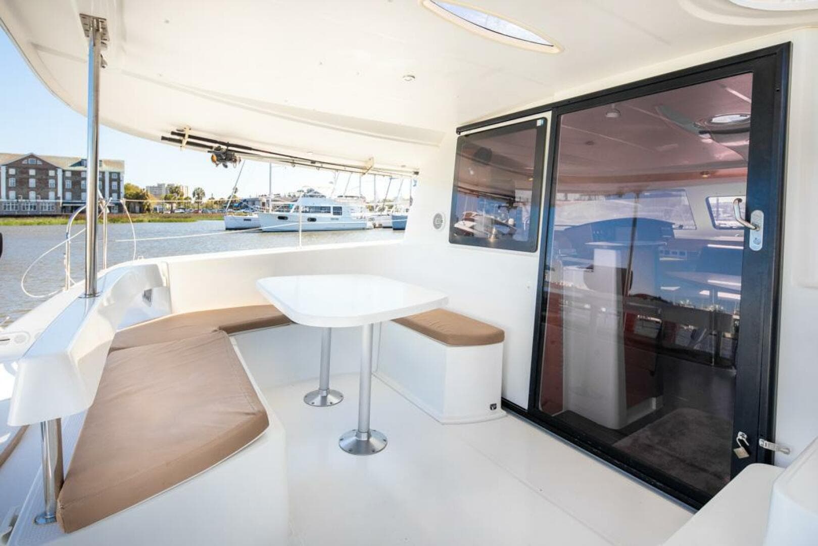 2013-fountaine-pajot-lipari-41-sail-9392749-20240517061320813-1_XLARGE.jpg