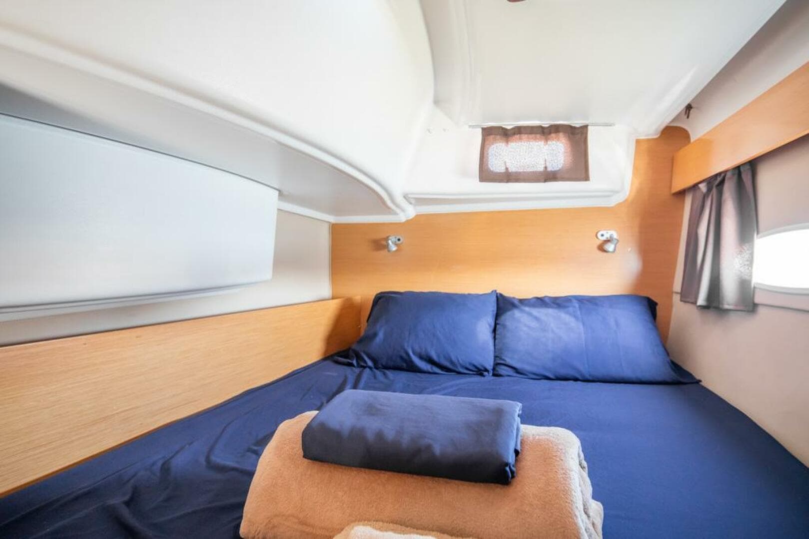 2013-fountaine-pajot-lipari-41-sail-9392749-20240517061635578-1_XLARGE.jpg