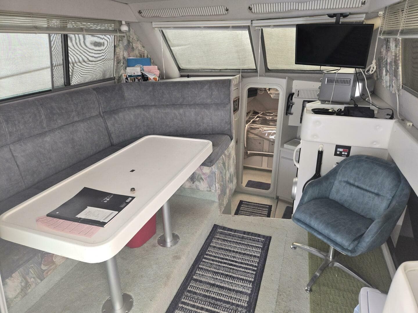 1994 Cruisers Yachts 3380