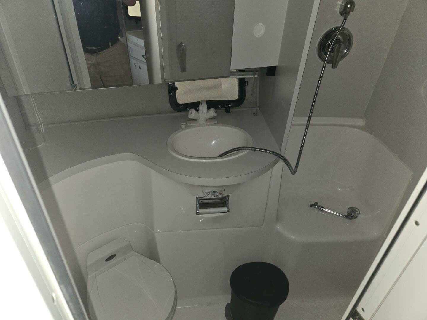 1994 Cruisers Yachts 3380