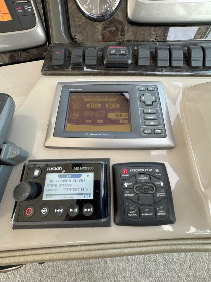 Vessel Status Display, Stereo Contrtols, Skyhook Control