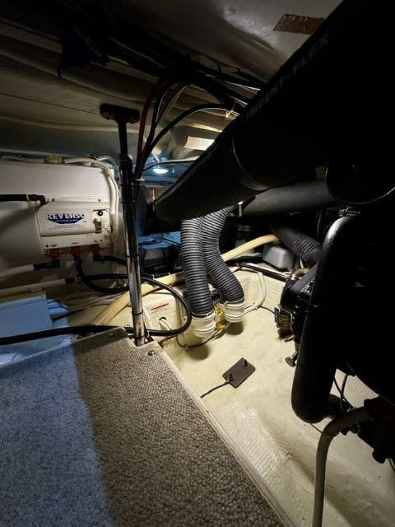 2004 Carver 360 Sport Sedan