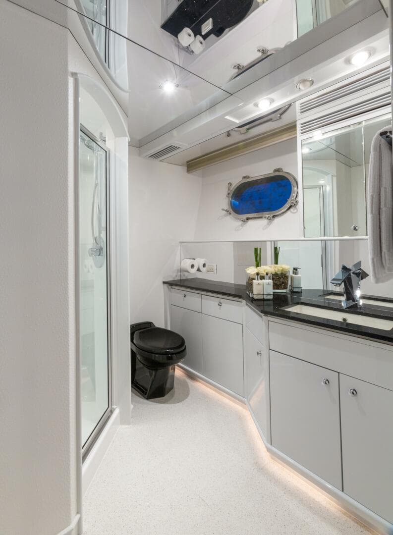 1995 Westport - Crescent Semi-Displacement