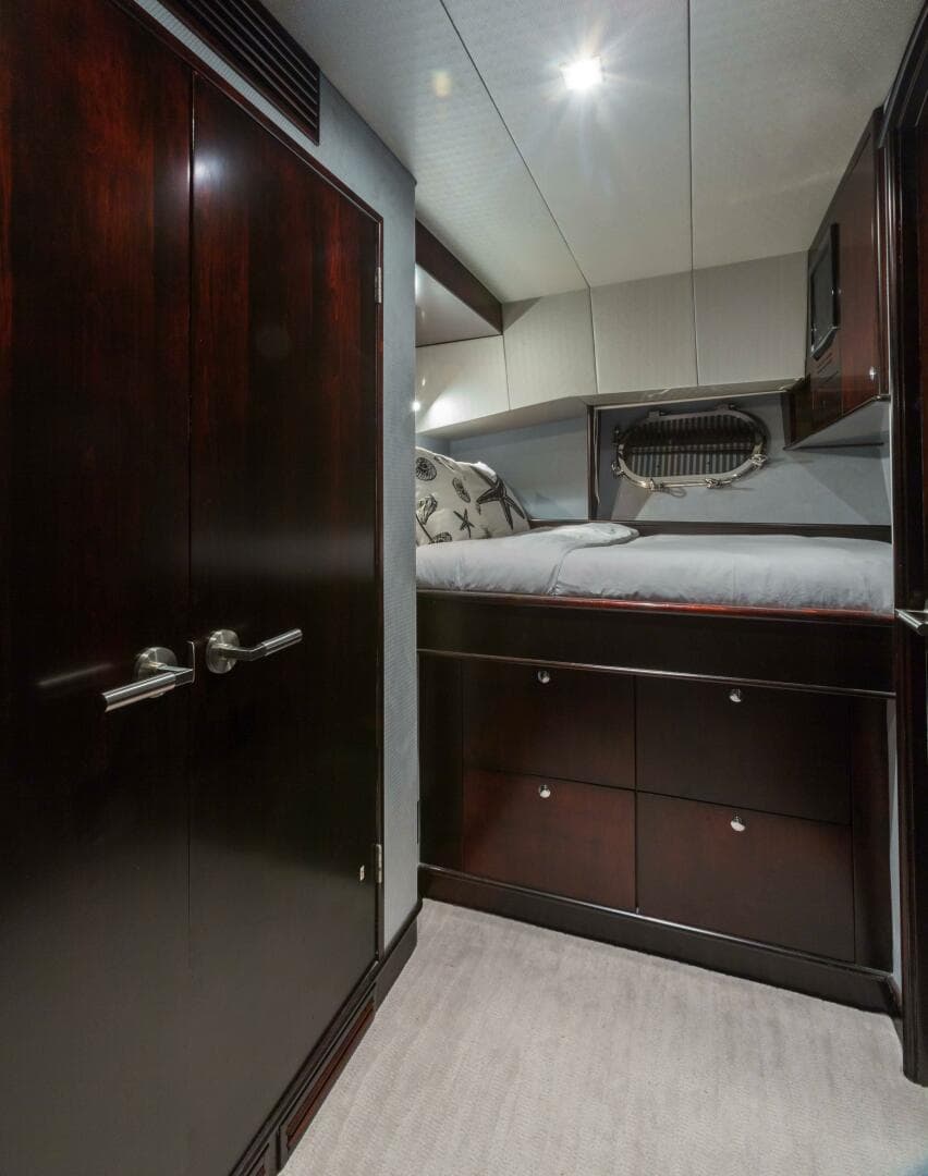 1995 Westport - Crescent Semi-Displacement