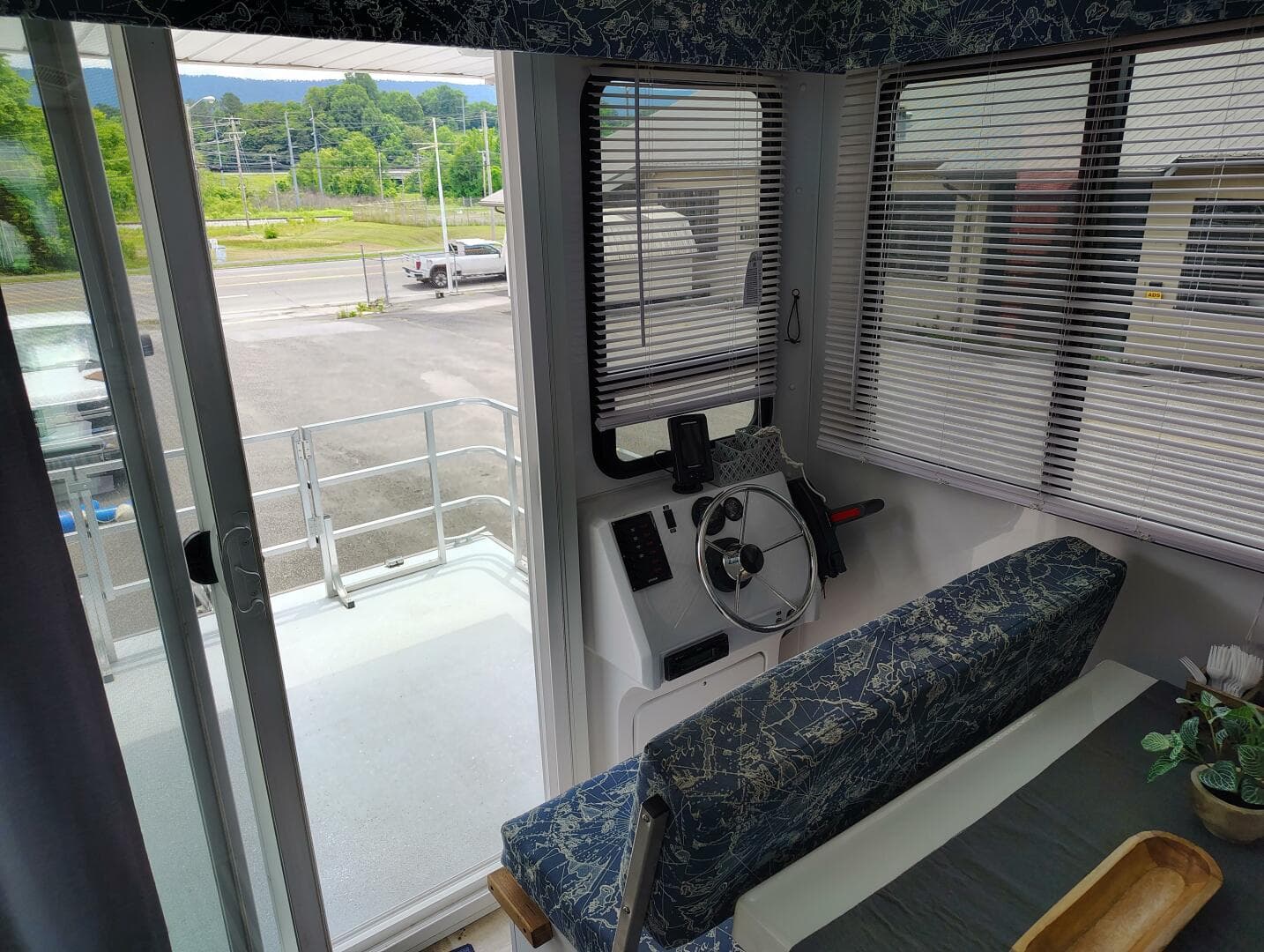 2017 Catamaran Cruisers Lil Hobo 31