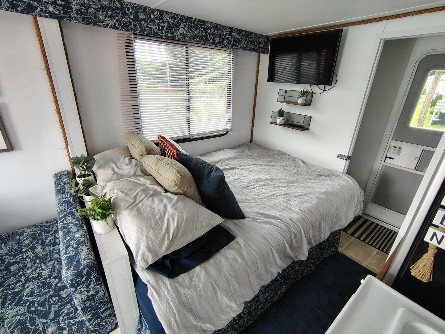 2017 Catamaran Cruisers Lil Hobo 31