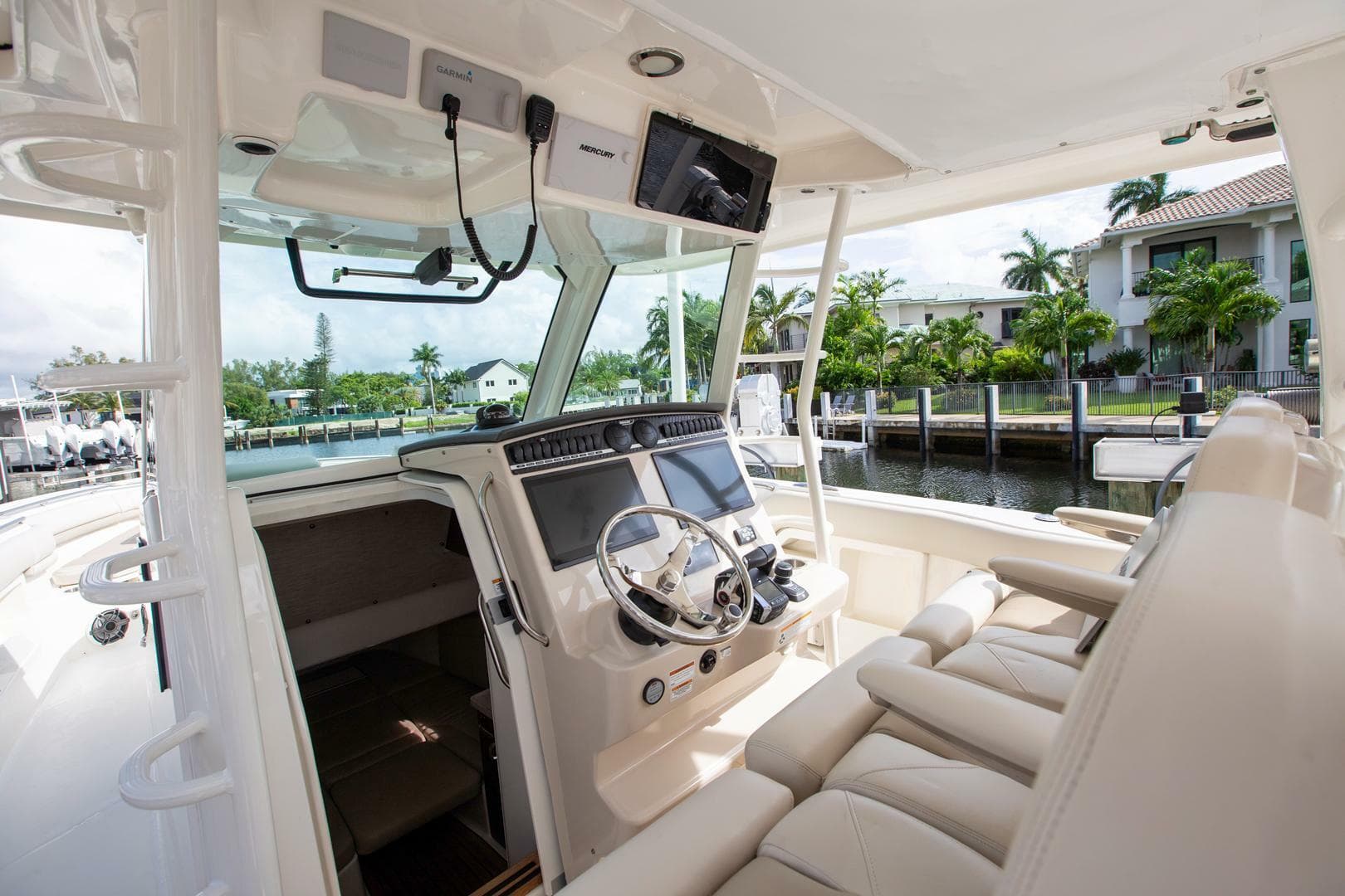 2023 Boston Whaler 380 Outrage
