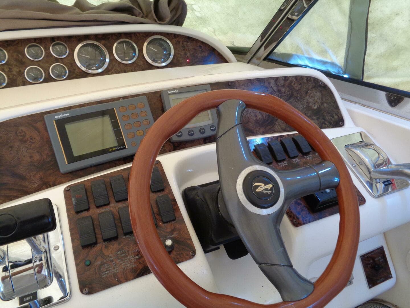 1997 Sea Ray 370 Sundancer