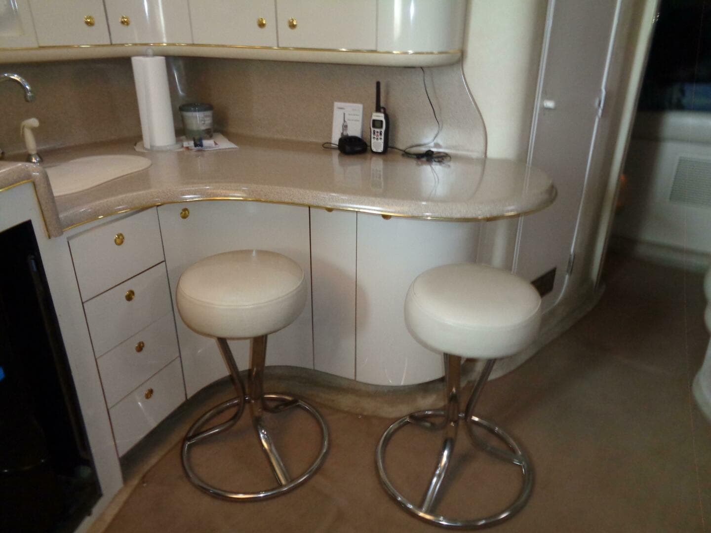 1997 Sea Ray 370 Sundancer