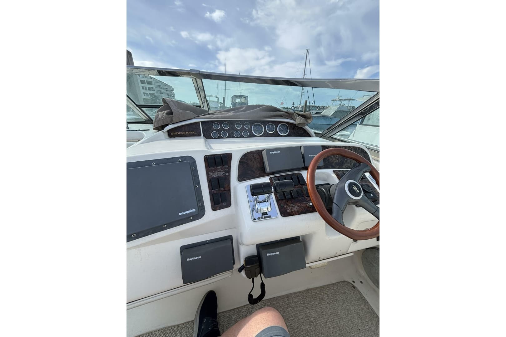1997 Sea Ray 370 Sundancer