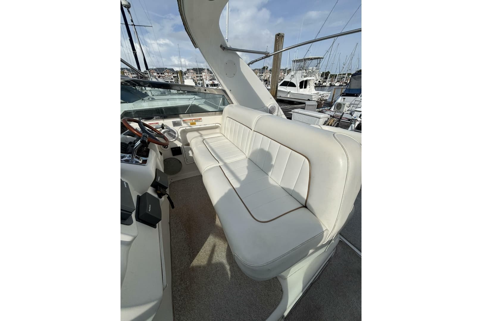 1997 Sea Ray 370 Sundancer