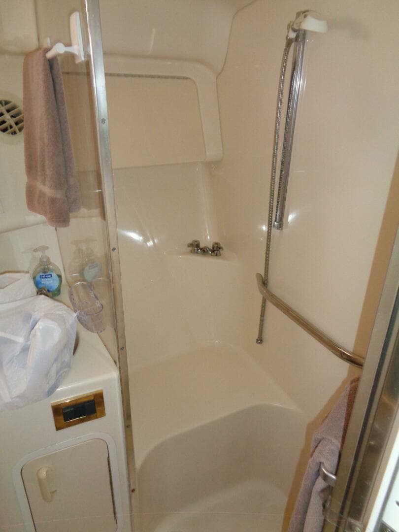 1997 Sea Ray 370 Sundancer