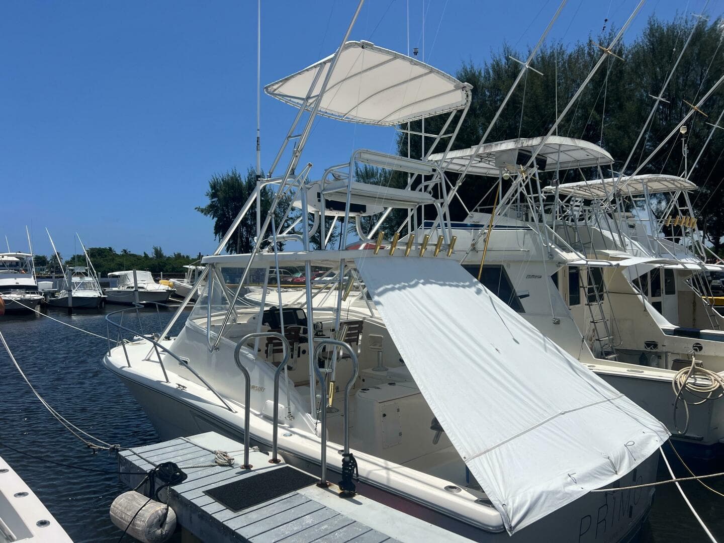 1997 Pursuit 3000 Offshore Express