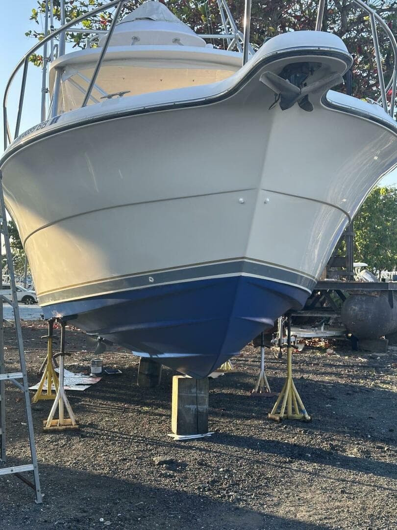 1997 Pursuit 3000 Offshore Express