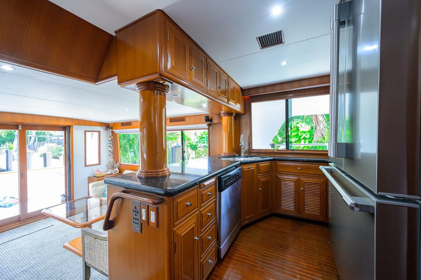 2001 Ocean Alexander 602 MKI