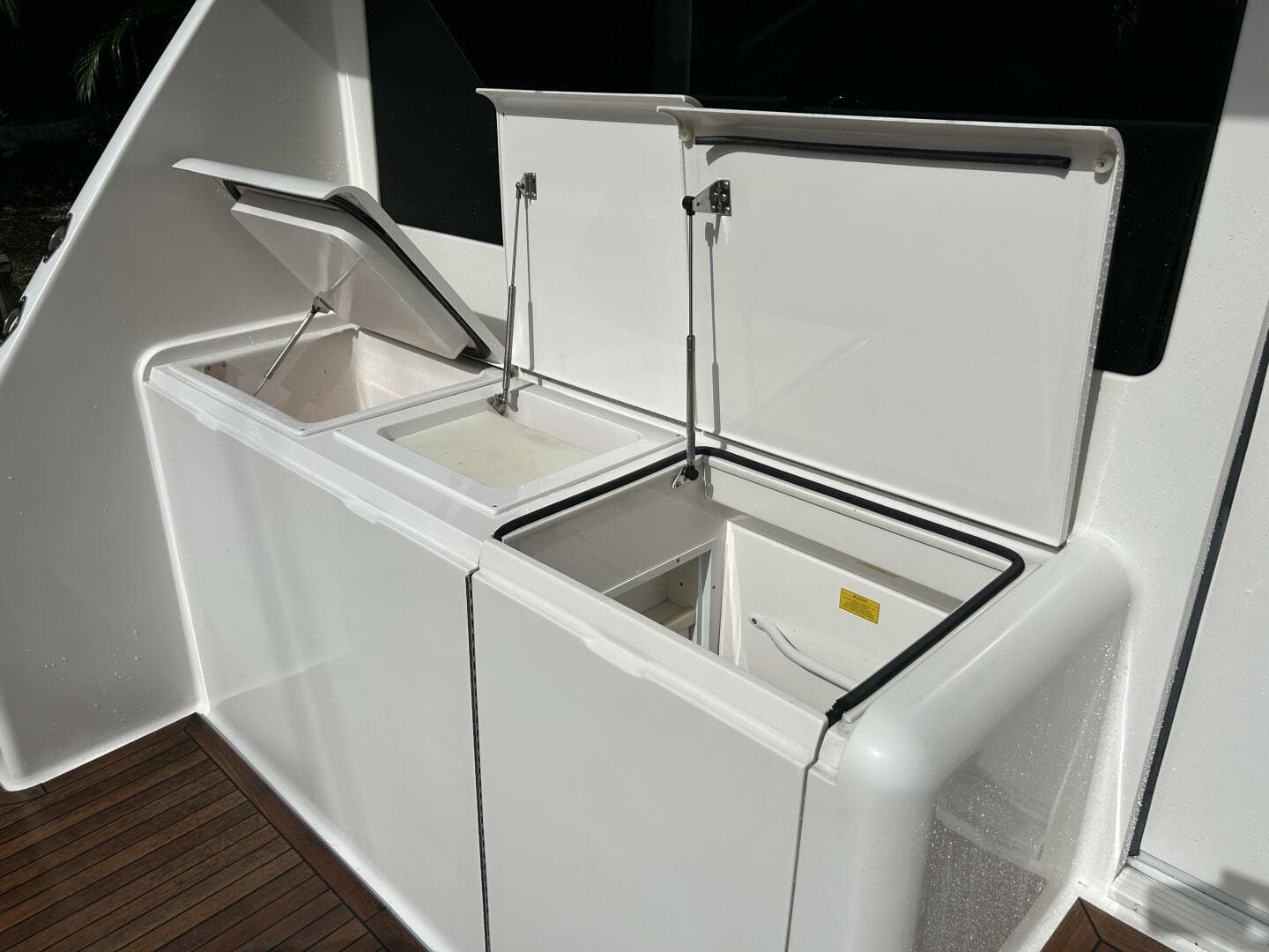 2006 Viking 52 Convertible