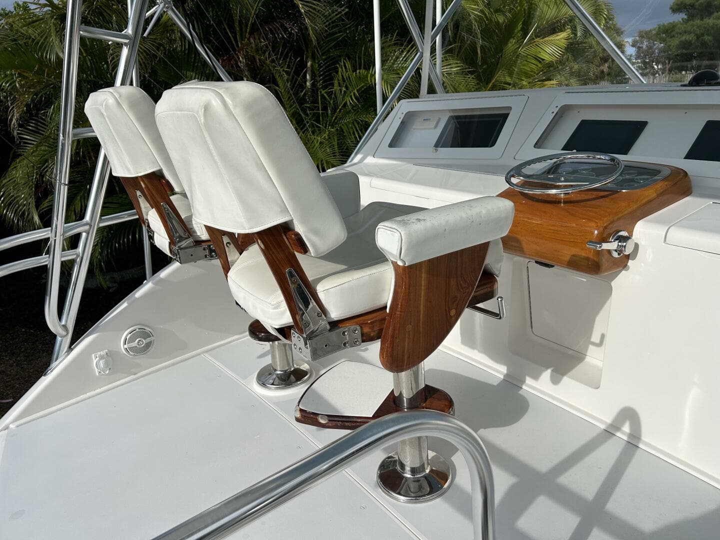 2006 Viking 52 Convertible