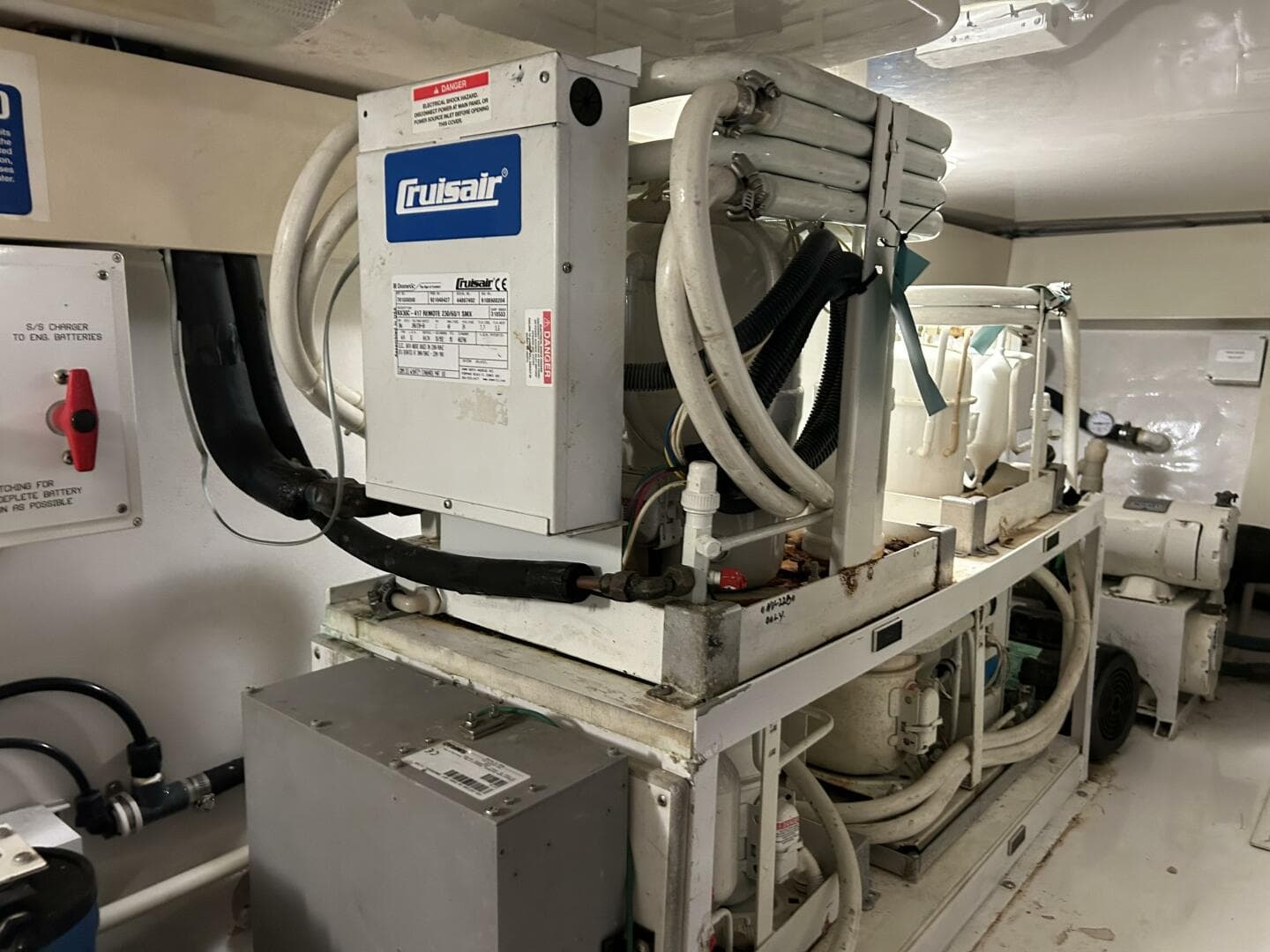 2006 Viking 52 Convertible