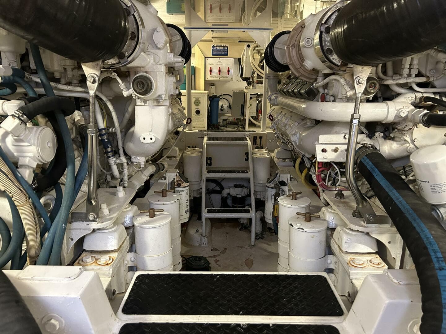 2006 Viking 52 Convertible