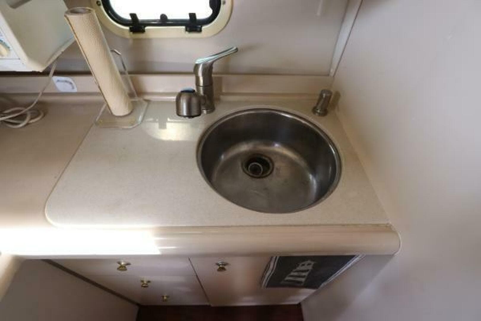 1999 Cruisers Yachts 3750 Motor Yacht