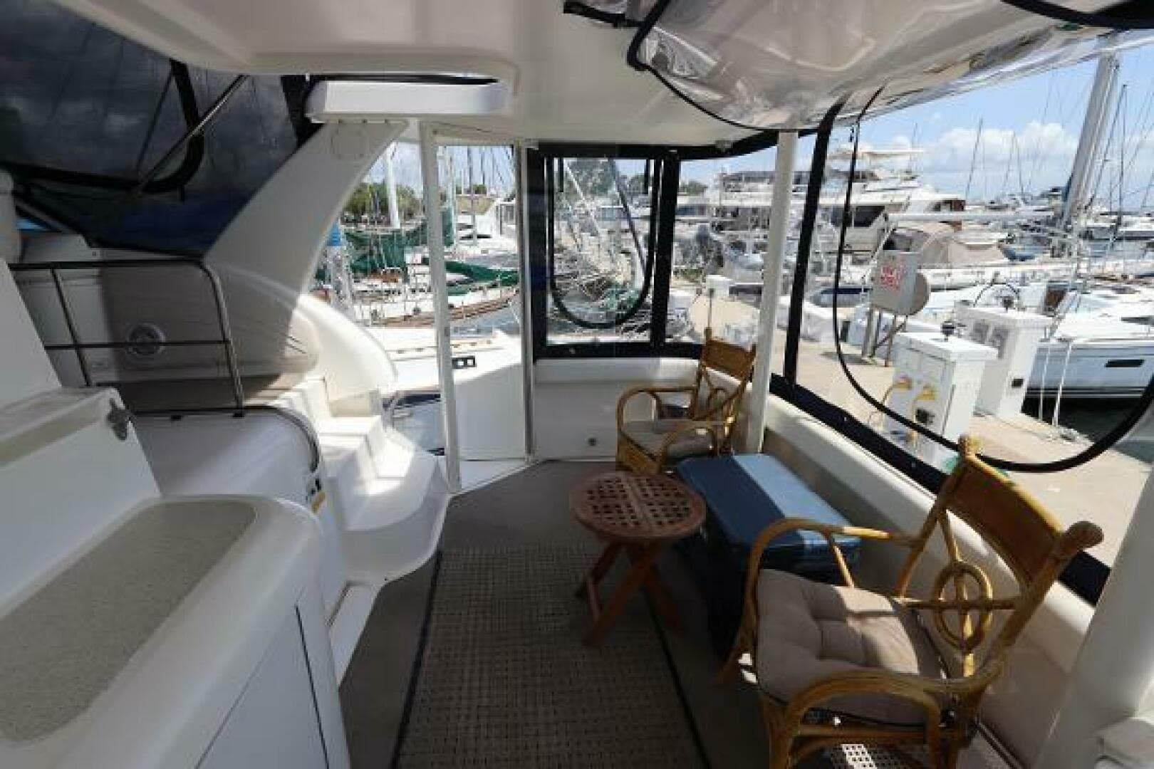 1999 Cruisers Yachts 3750 Motor Yacht