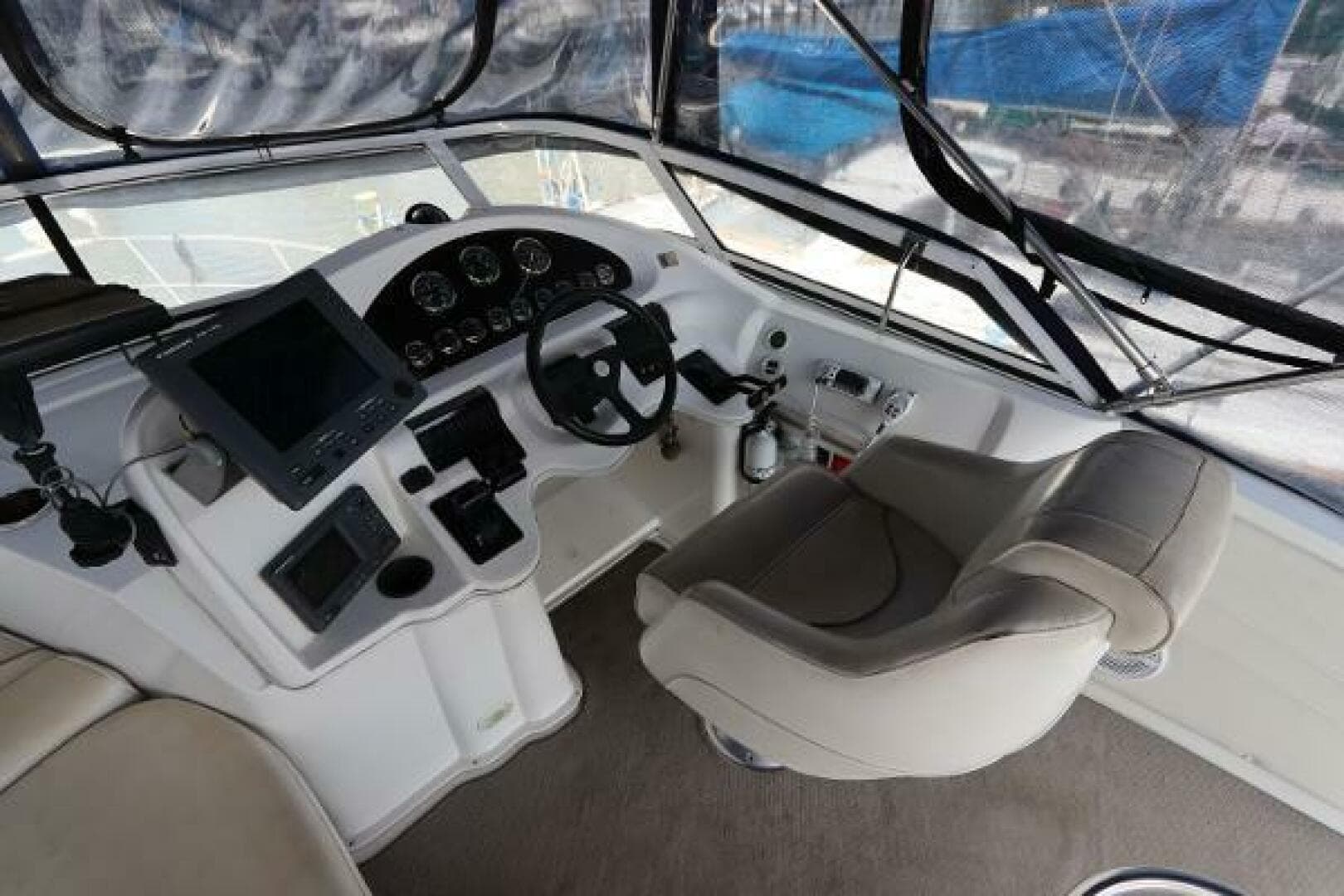 1999 Cruisers Yachts 3750 Motor Yacht