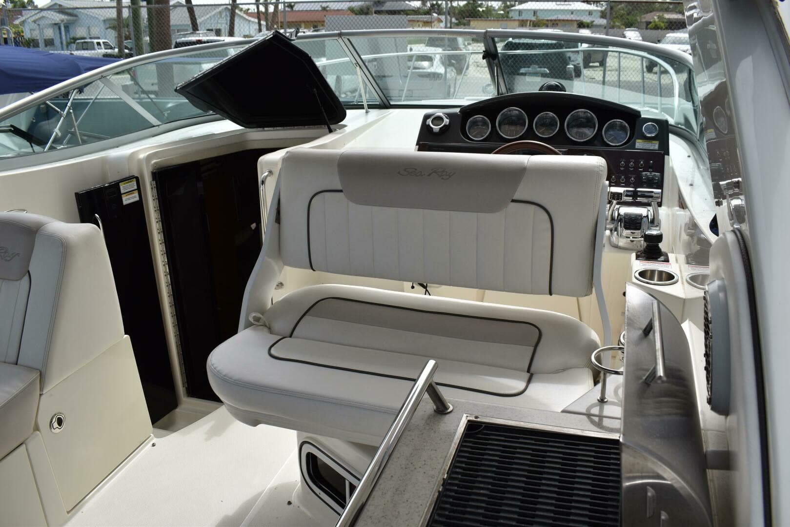 2011 Sea Ray 310 Sundancer