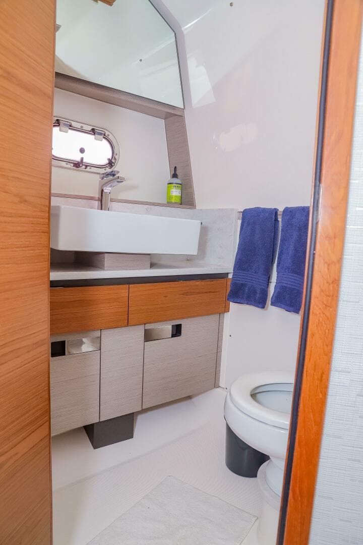 2022 Tiara Yachts 43 LS