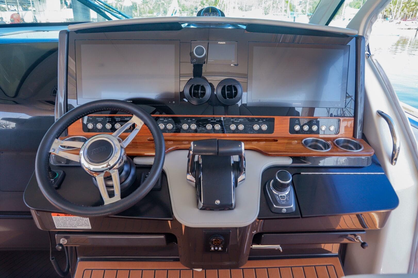 2022 Tiara Yachts 43 LS